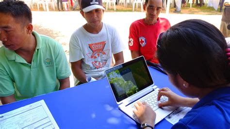 Gov't fisherfolk registration program hits 1 million mark .